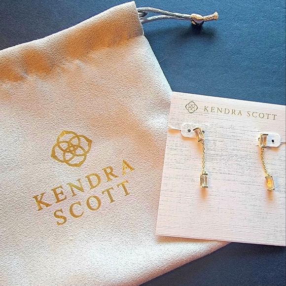 NWT Kendra Scott Juliette Gold Drop Earrings in White Crystal - Picture 2 of 3
